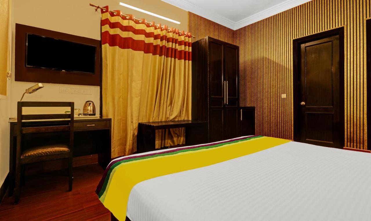 Itsy Hotels Connaught Mews Új-Delhi Kültér fotó